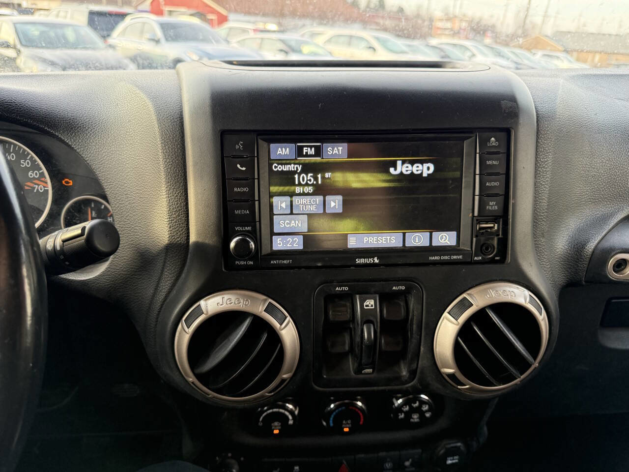 Used 2016 Jeep Wrangler Unlimited Sahara image 13