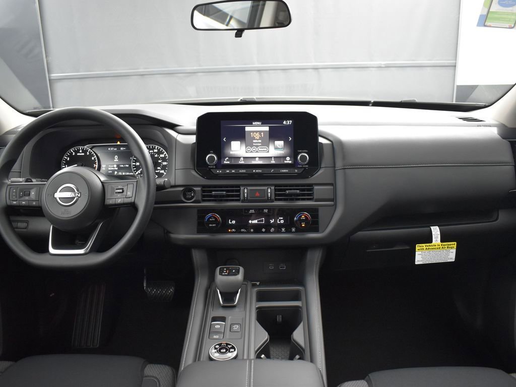 New 2025 Nissan Pathfinder S image 9