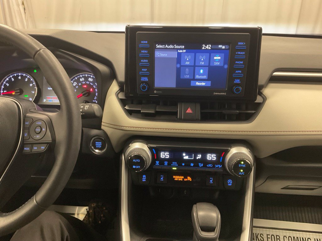 Used 2021 Toyota RAV4 XLE w/ XLE Grade Weather Package AWD/4WD image 23