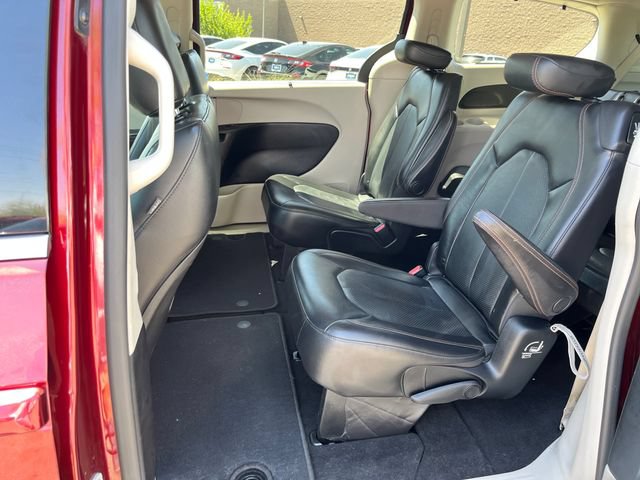 Used 2019 Chrysler Pacifica Touring-L FWD image 6