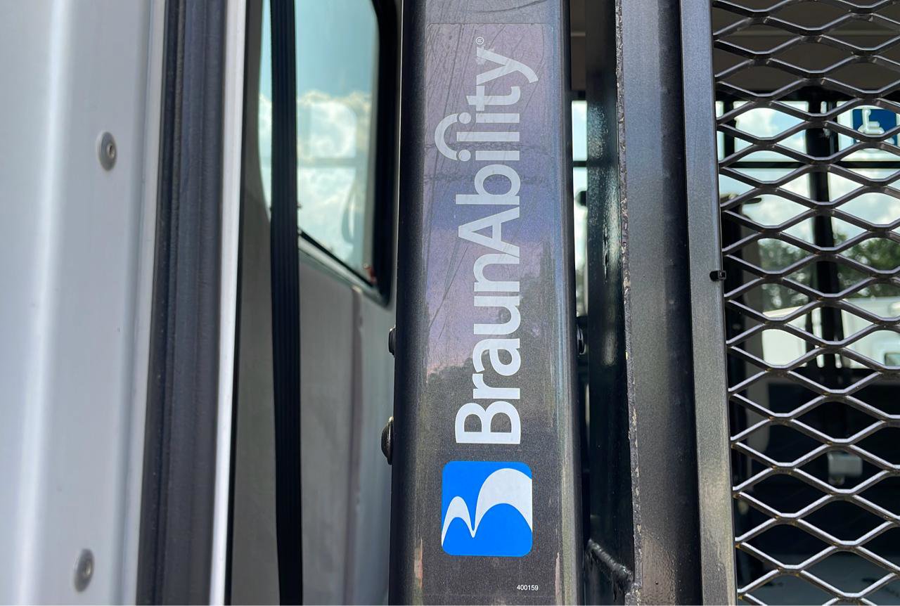 Used 2015 Chevrolet Express 3500 w/ Shuttle Bus Package RWD image 38