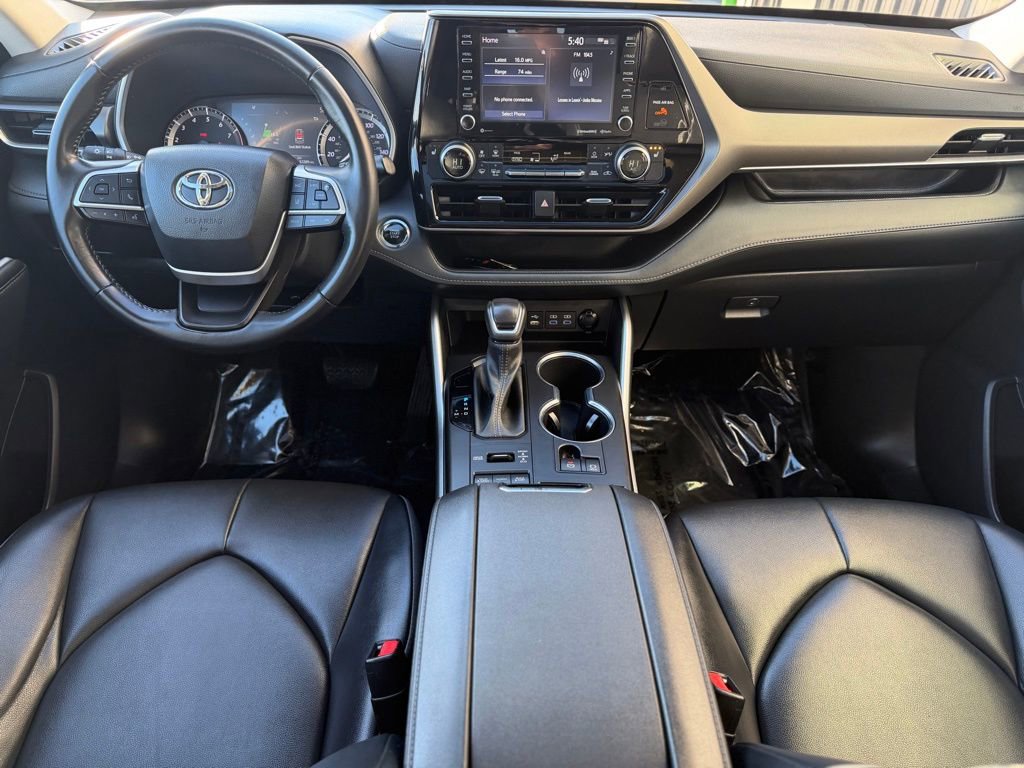 Used 2022 Toyota Highlander XLE image 13