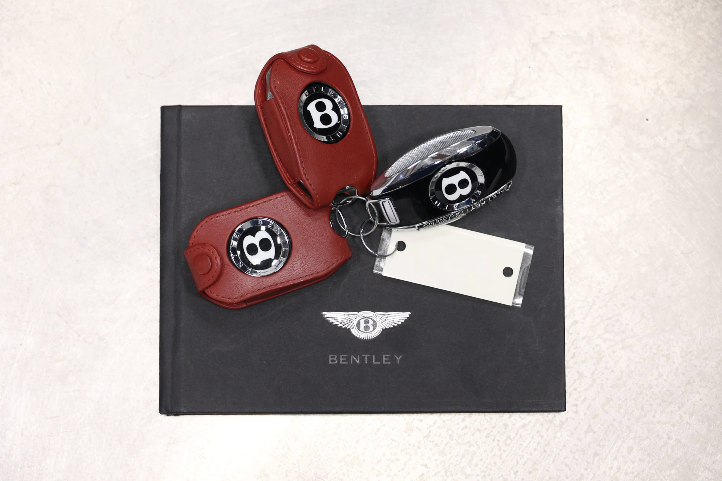 Used 2022 Bentley Bentayga AWD/4WD image 5