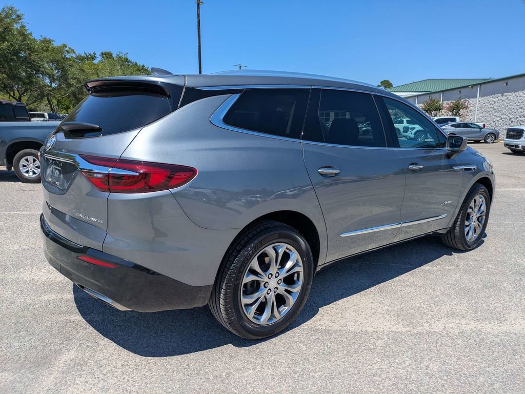 Used 2019 Buick Enclave Avenir w/ Avenir Technology Package FWD image 3