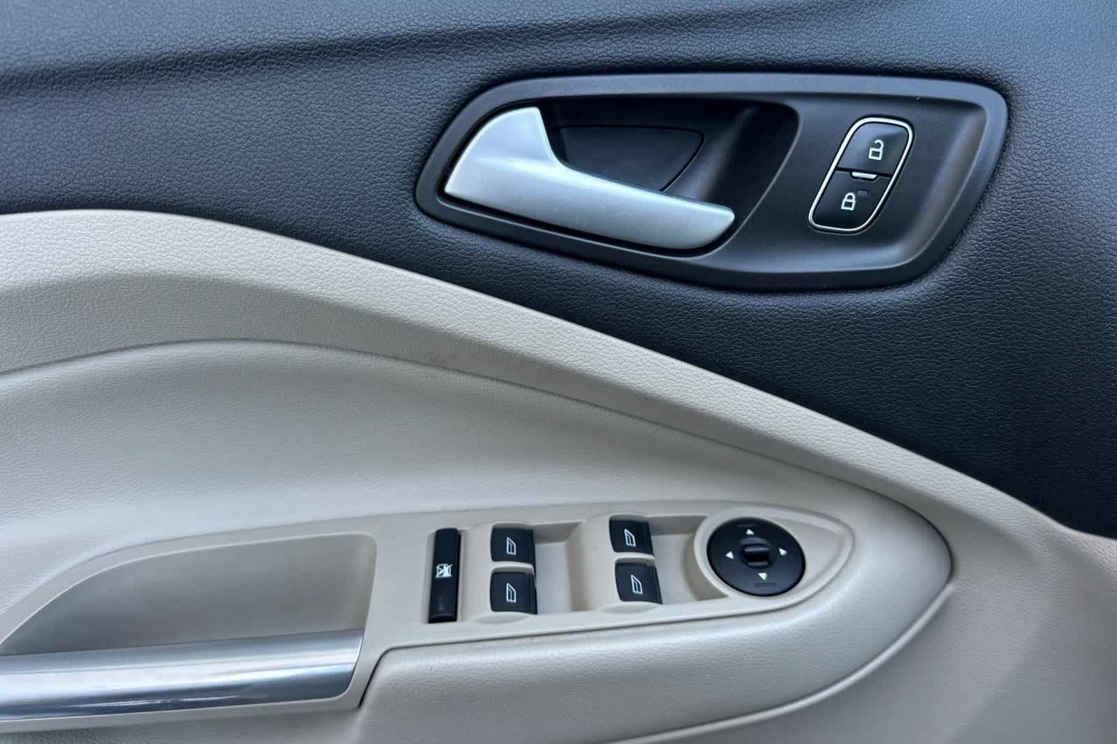 Certified 2018 Ford Escape SEL w/ Ford Safe & Smart Package FWD image 12