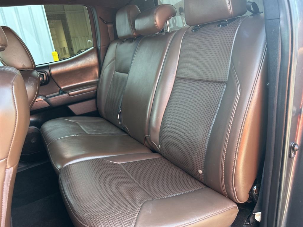 Used 2017 Toyota Tacoma Limited image 10
