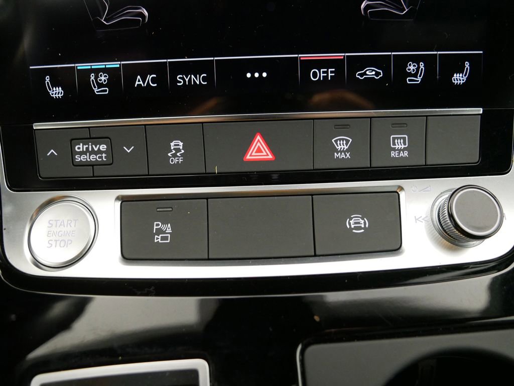 Used 2020 Audi Q8 Premium Plus w/ Premium Plus Package image 28