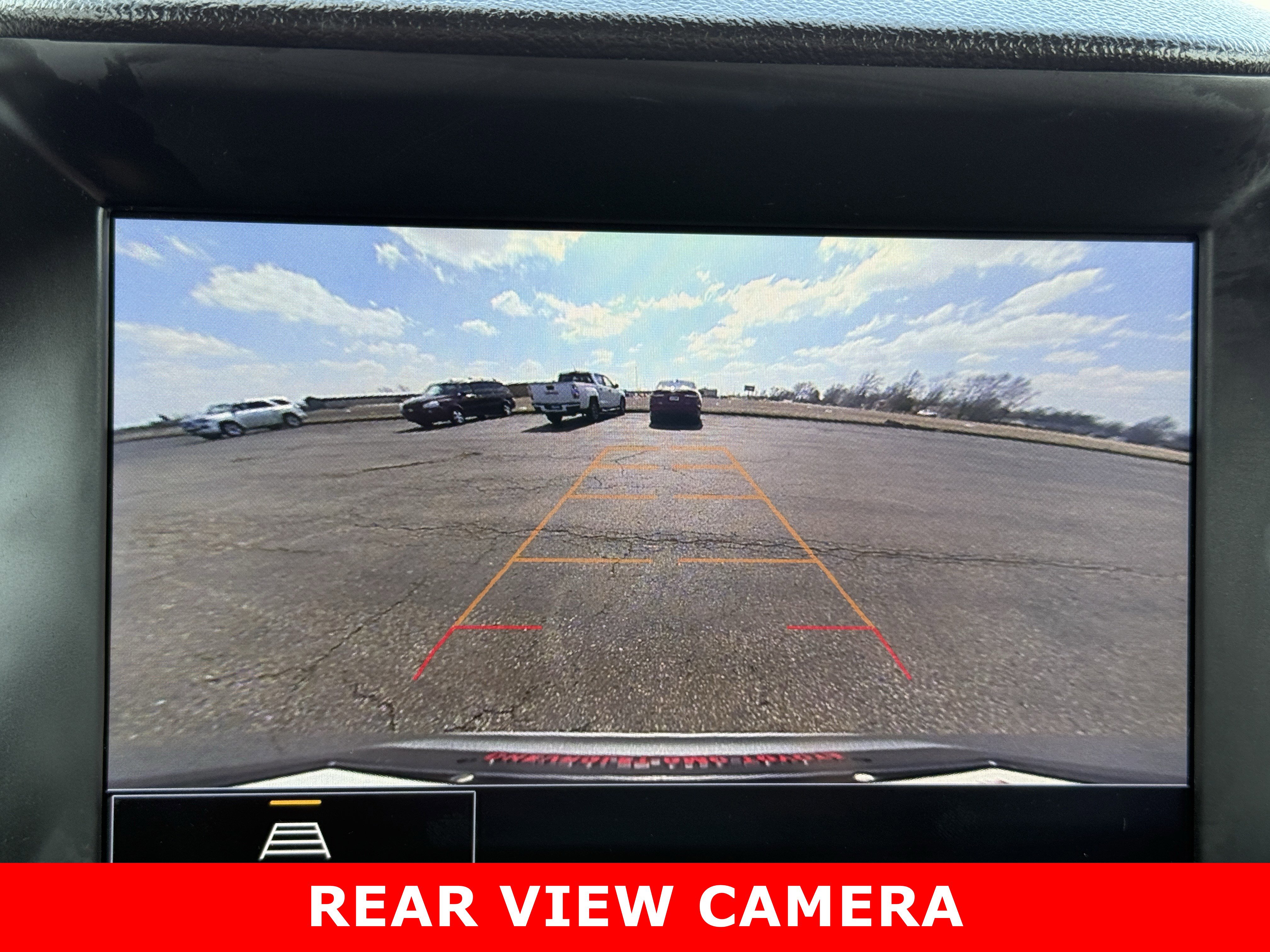 Used 2024 GMC Terrain SLT w/ Infotainment Package II image 25