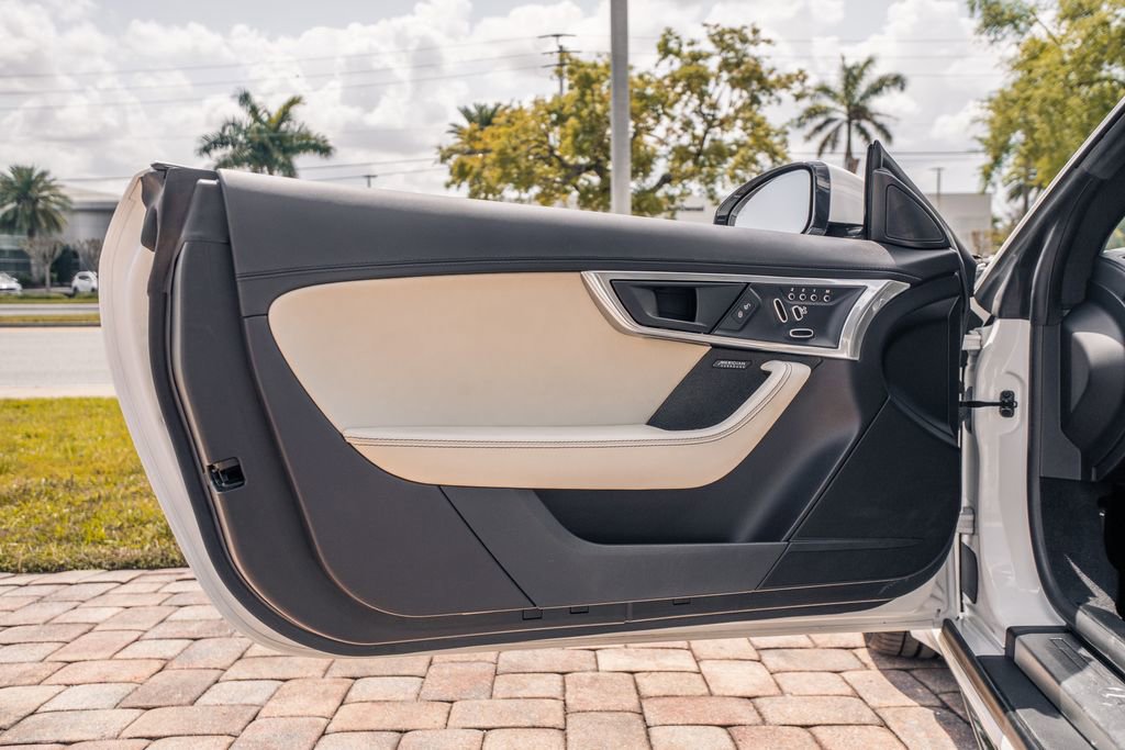 Used 2020 Jaguar F-TYPE R-Dynamic image 17