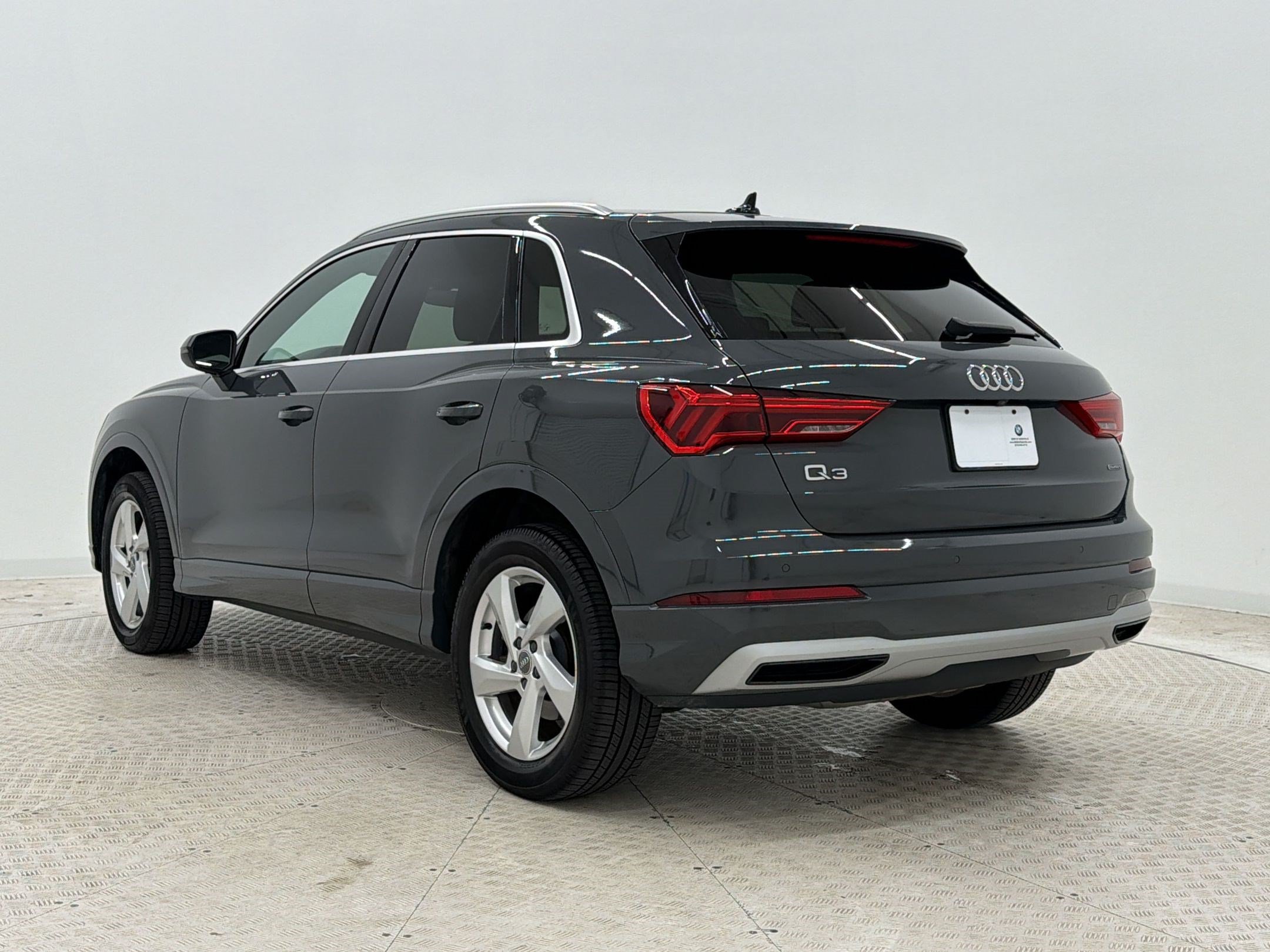 Used 2019 Audi Q3 2.0T Premium Plus AWD/4WD image 3