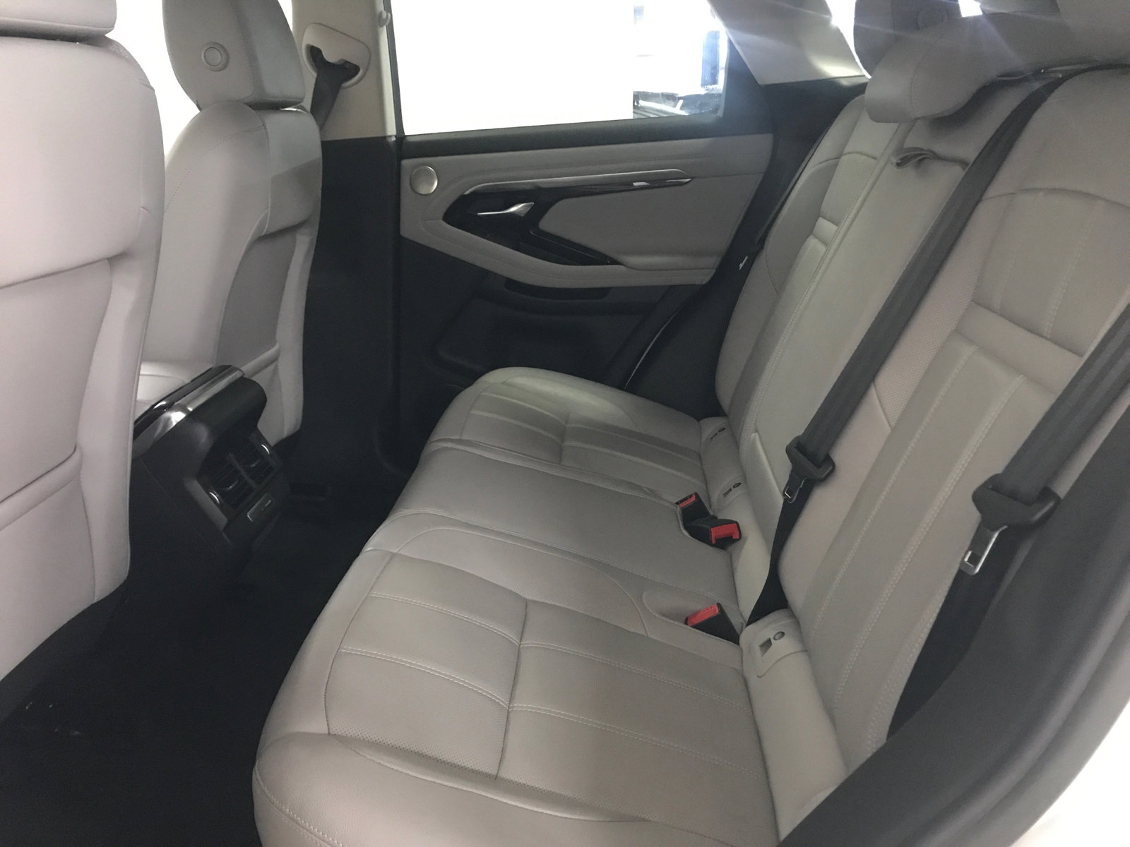 Used 2023 Land Rover Range Rover Evoque SE image 12