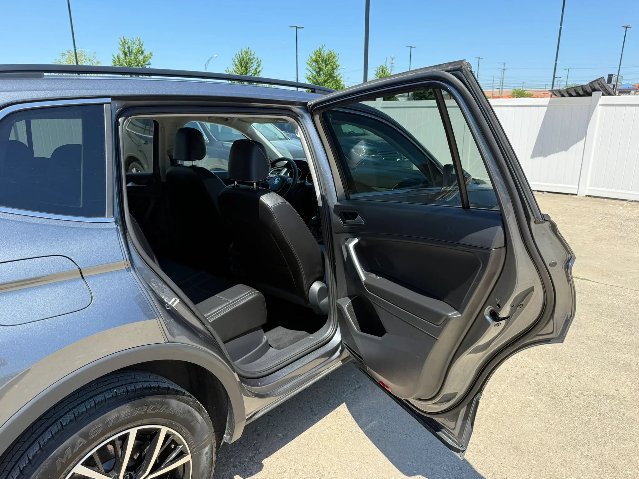 Used 2021 Volkswagen Tiguan SE R-Line AWD/4WD image 22