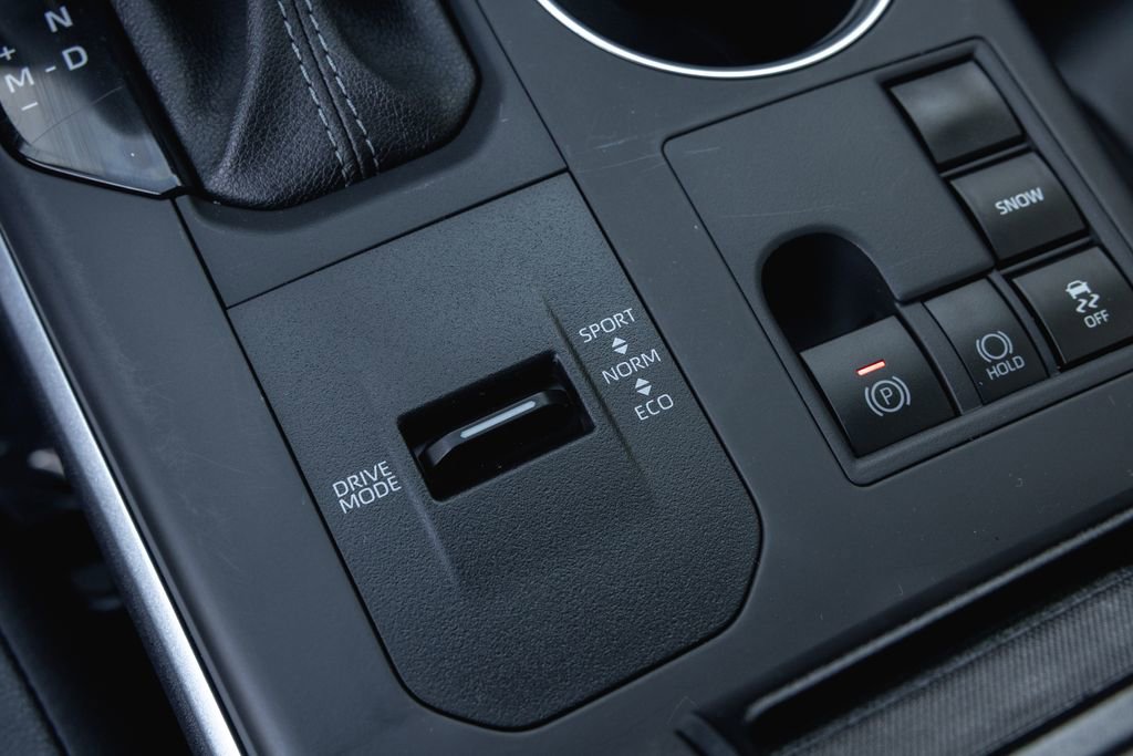 Certified 2025 Toyota Highlander XLE image 20