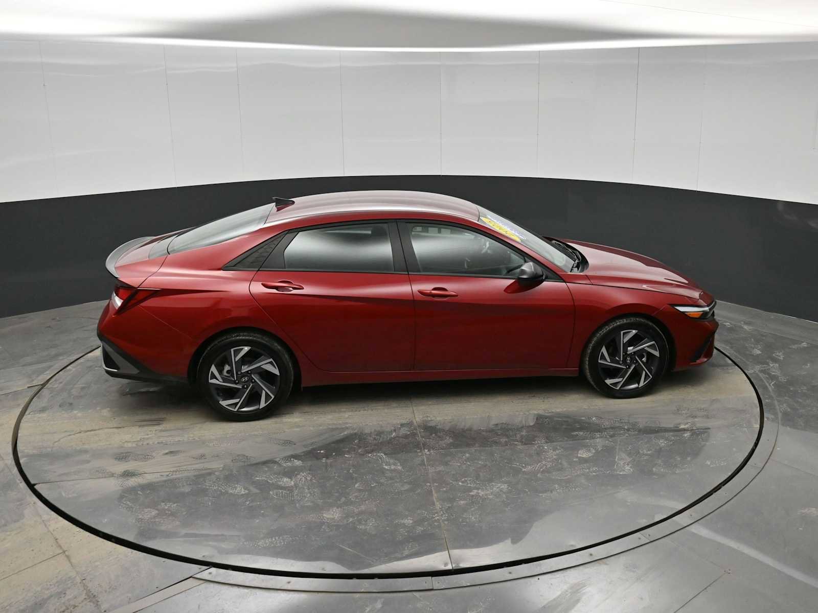 Certified 2025 Hyundai Elantra Sport image 29