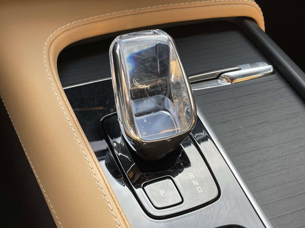 Used 2025 Volvo XC90 B6 Ultra w/ Protection Package image 21