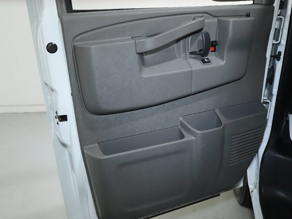 Used 2025 Chevrolet Express 3500 LT w/ LT Preferred Equipment Group RWD image 13