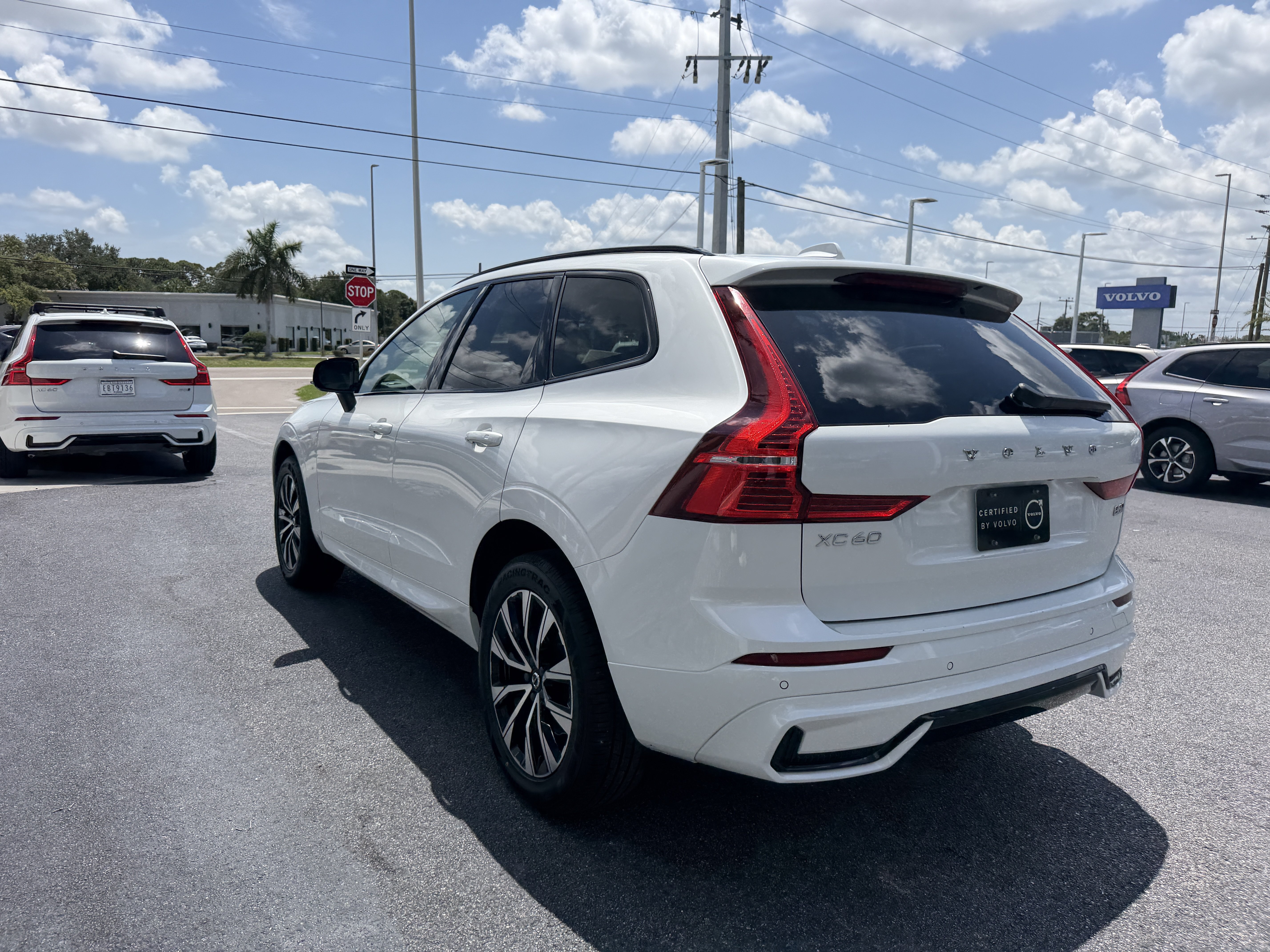 Certified 2024 Volvo XC60 B5 Core AWD/4WD image 5