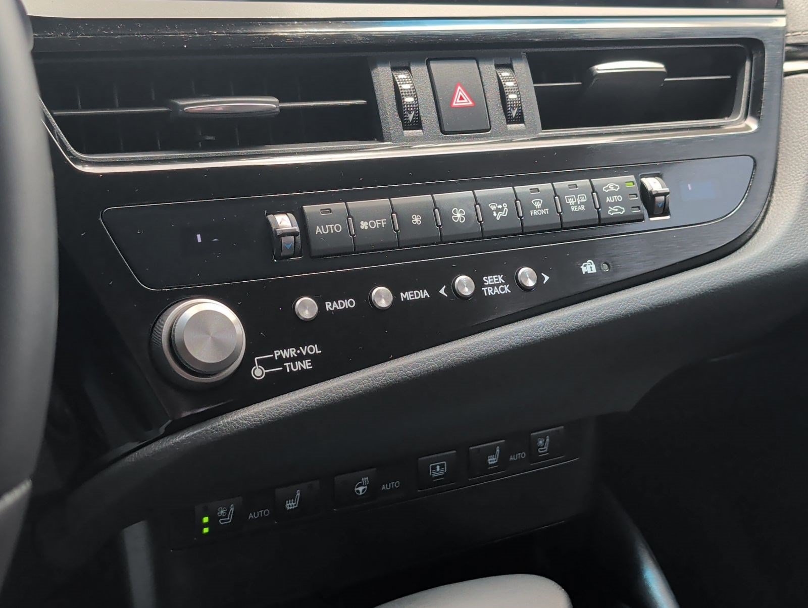 Certified 2024 Lexus ES 350 Ultra Luxury w/ Accessory Package (Z2) FWD image 20