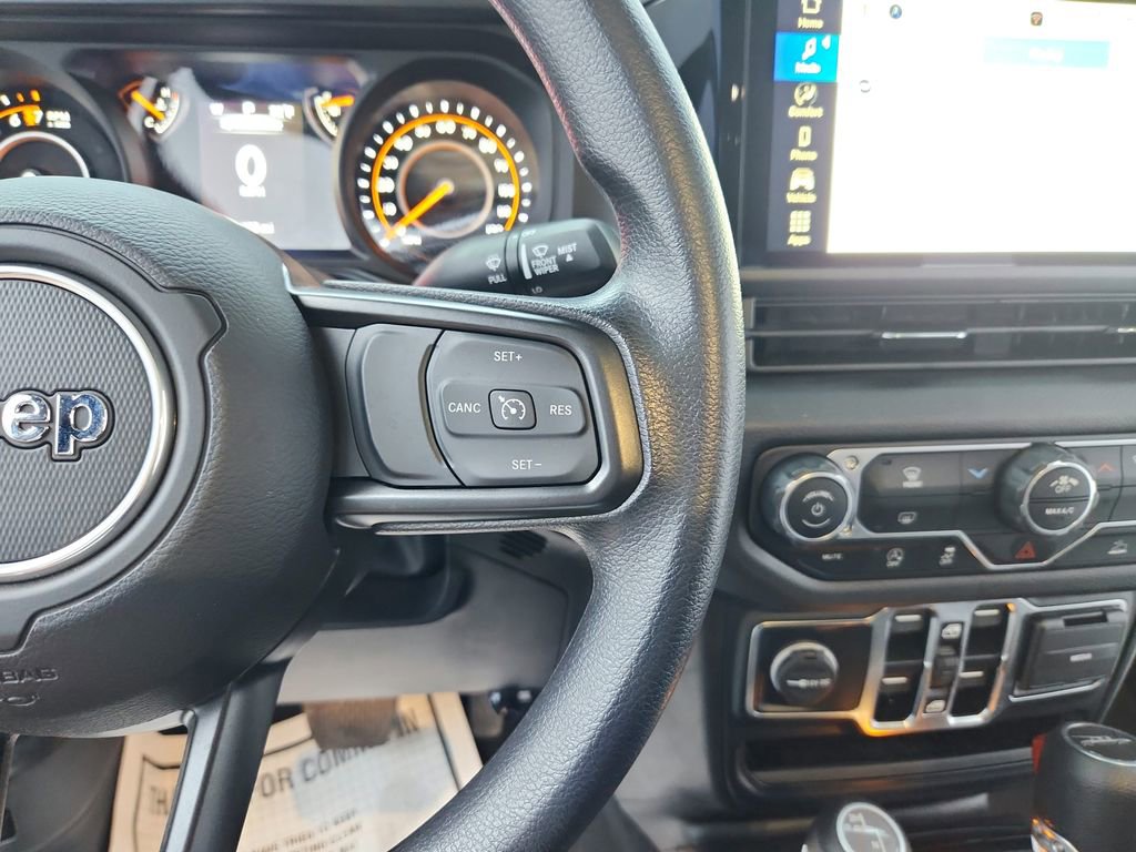 Used 2025 Jeep Gladiator Sport image 27
