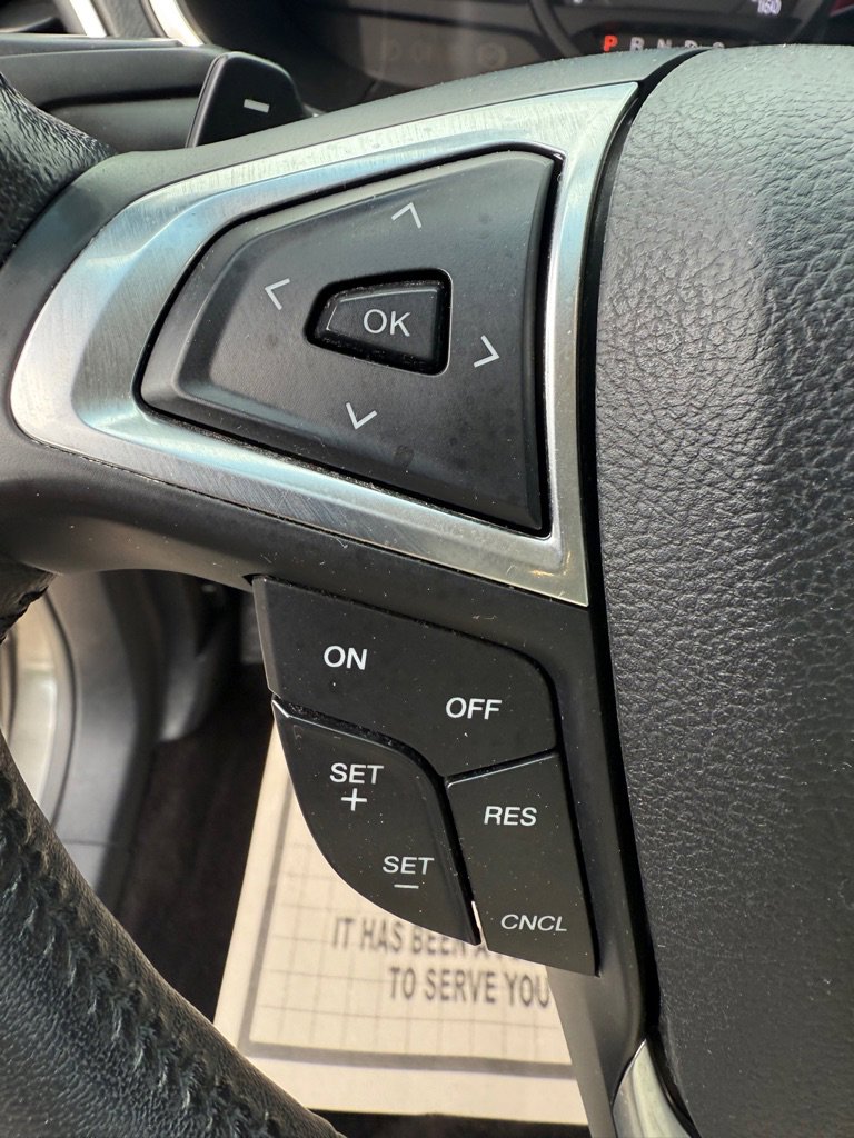 Used 2016 Ford Edge Titanium image 19