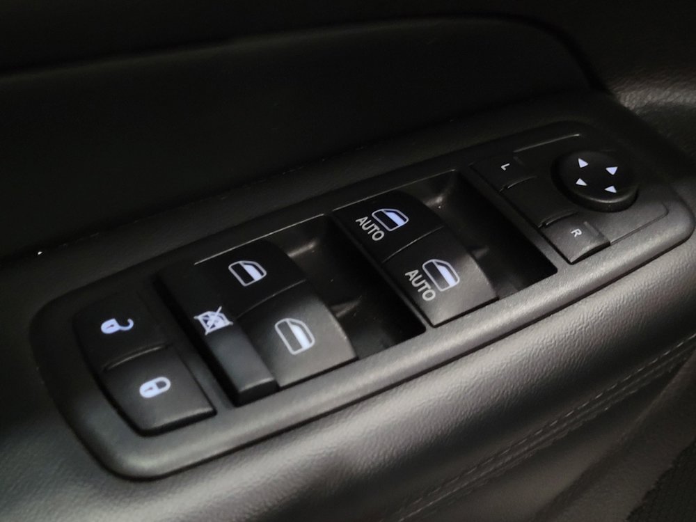 Used 2019 Jeep Grand Cherokee Altitude image 27