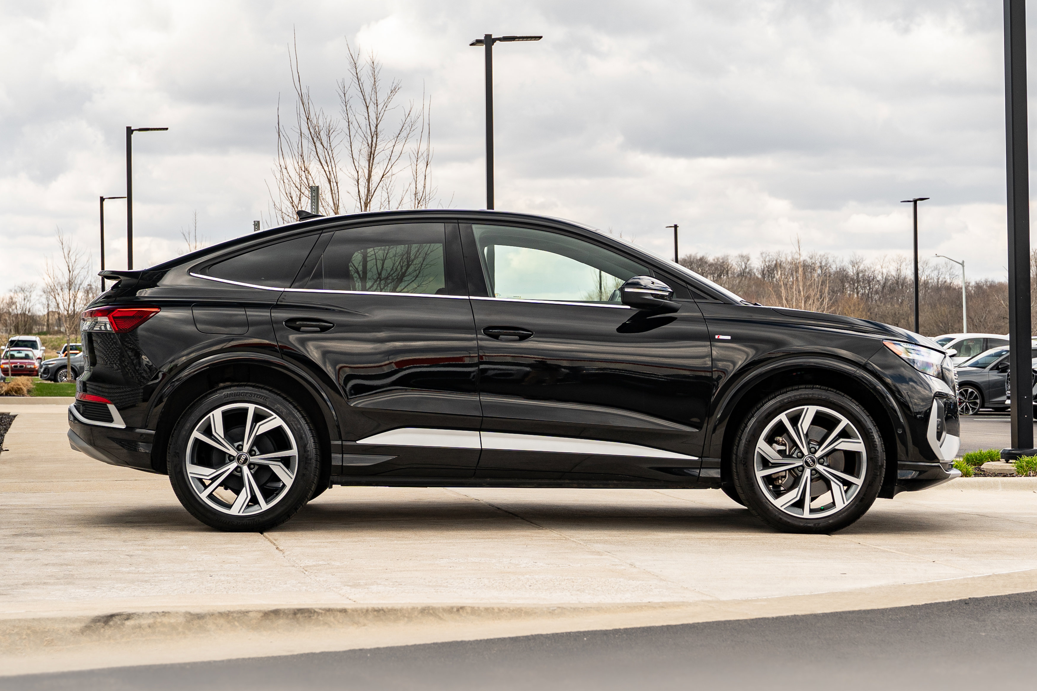 Certified 2023 Audi Q4 e-tron Prestige image 3