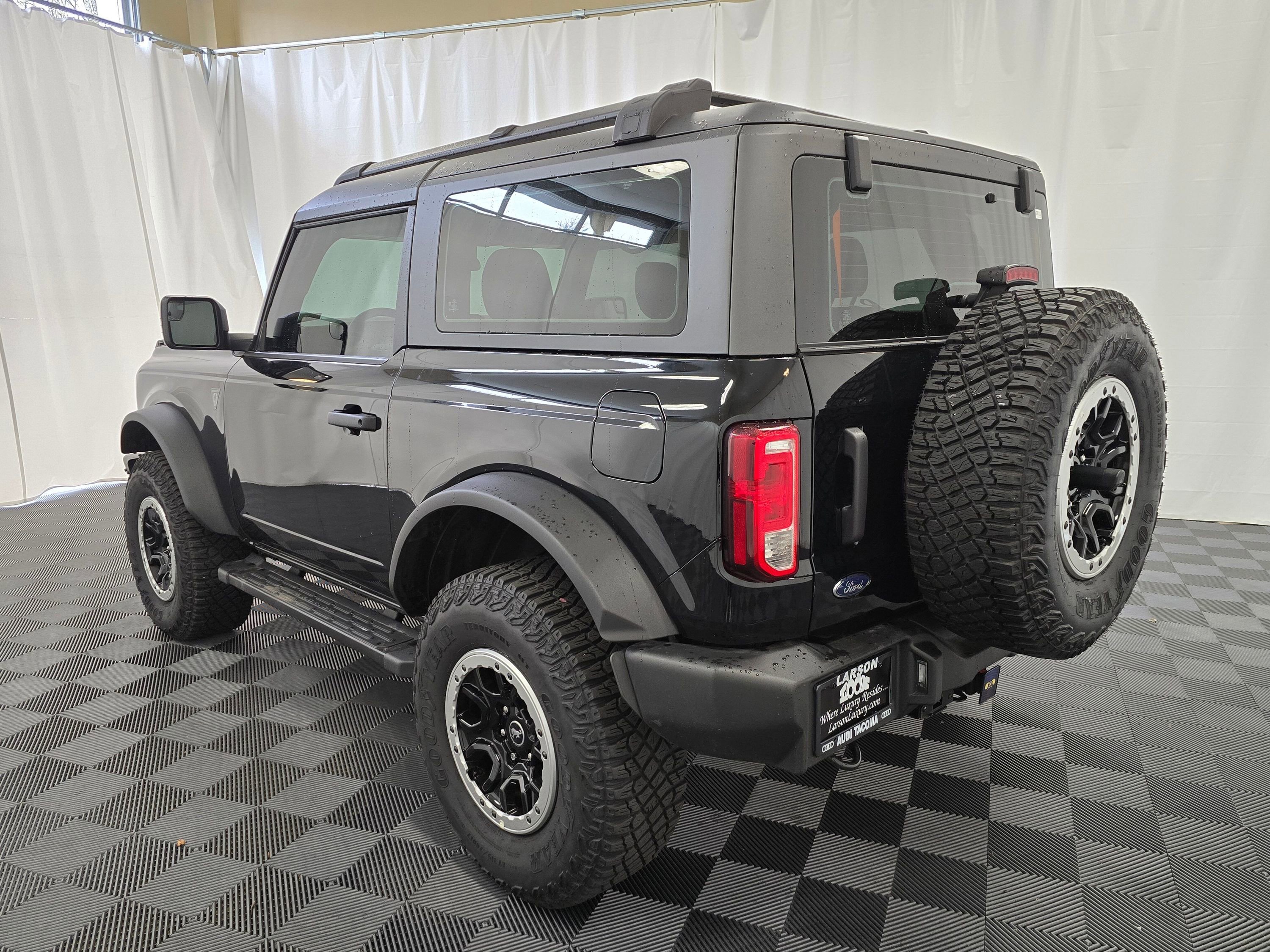 Used 2022 Ford Bronco Base image 4