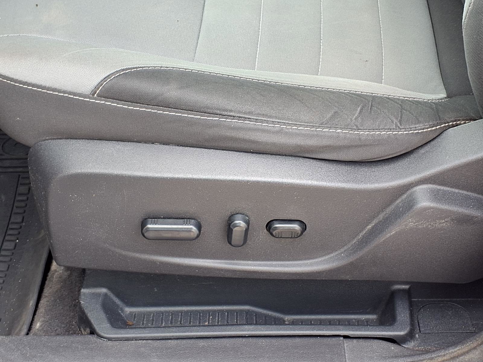 Used 2015 Ford Escape SE AWD/4WD image 4