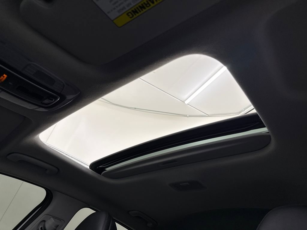 Used 2021 Hyundai Elantra Limited image 24