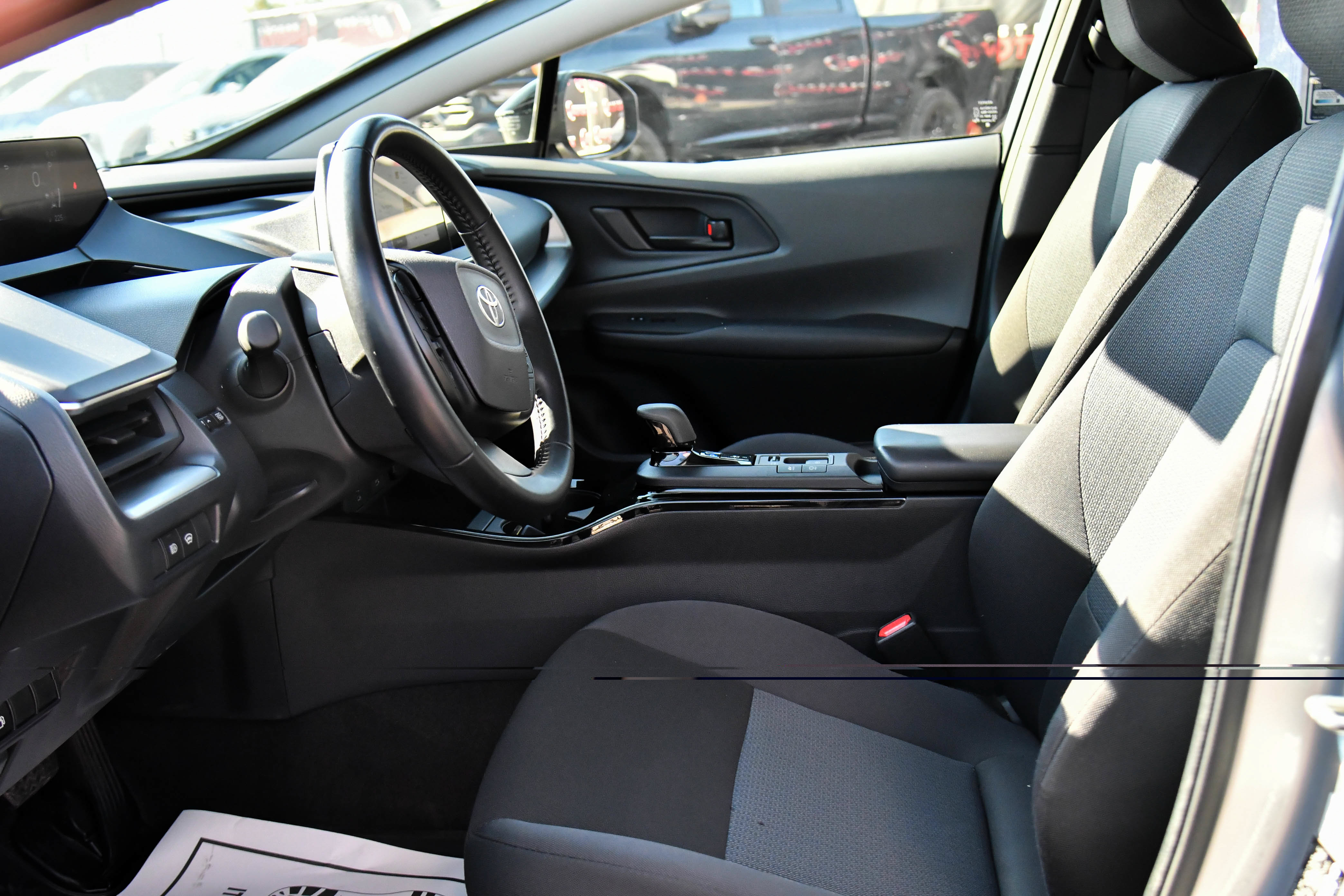 Used 2024 Toyota Prius LE FWD image 16