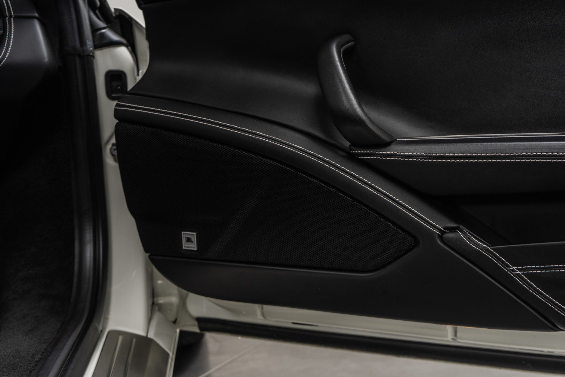 Used 2015 Ferrari 458 Spider RWD image 44