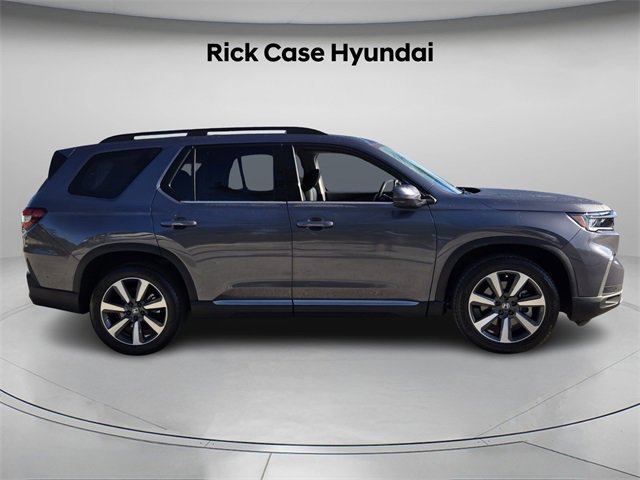 Used 2023 Honda Pilot Touring image 4