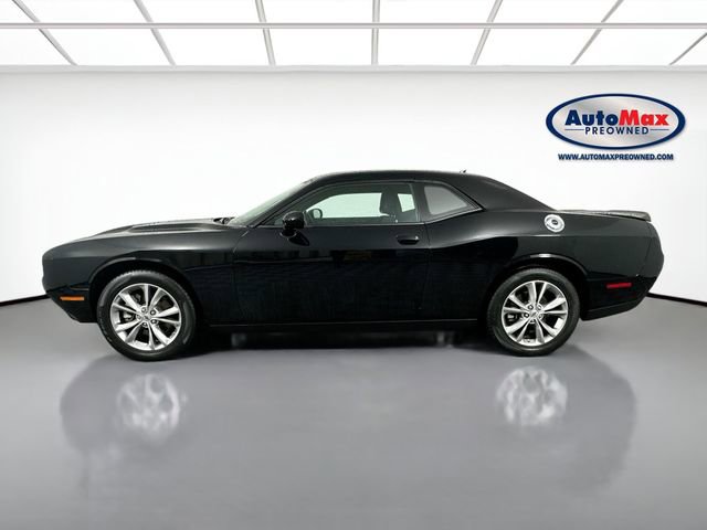 Used 2022 Dodge Challenger SXT w/ Driver Convenience Group image 9