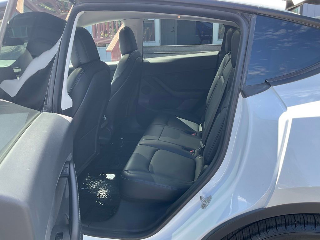 Used 2021 Tesla Model Y Long Range image 7