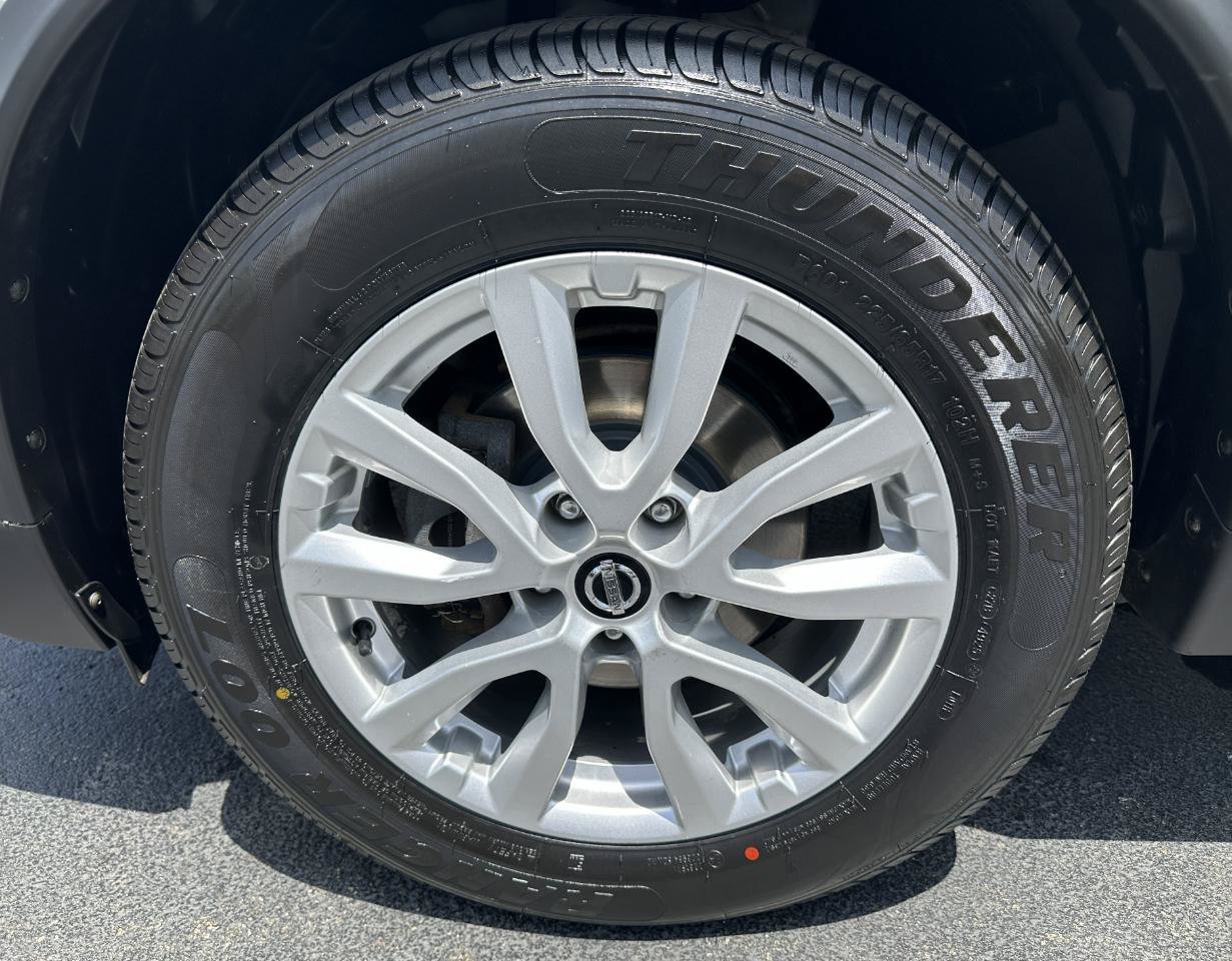 Used 2017 Nissan Rogue SV AWD/4WD image 69