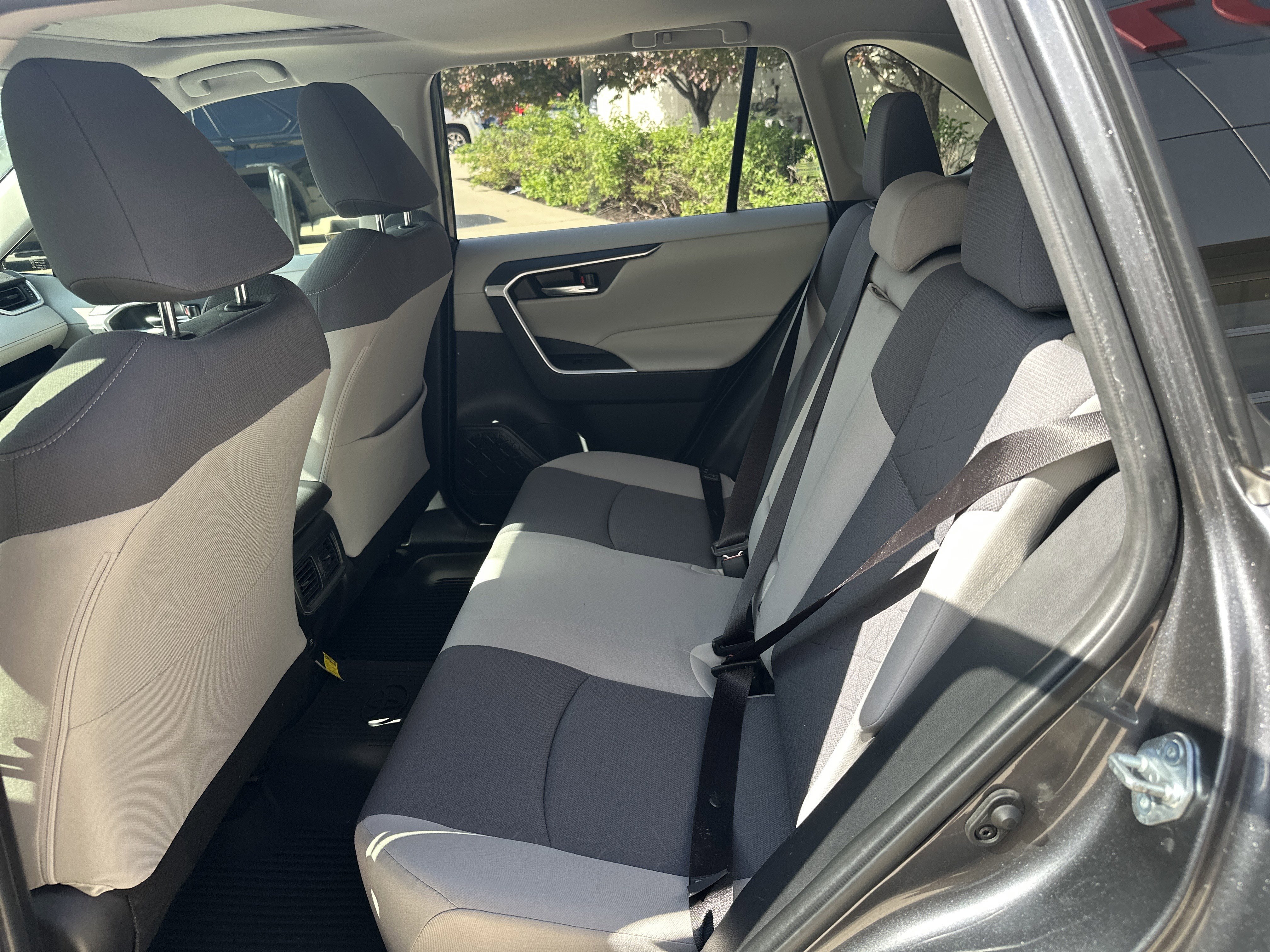 Used 2020 Toyota RAV4 XLE w/ Convenience Package AWD/4WD image 30