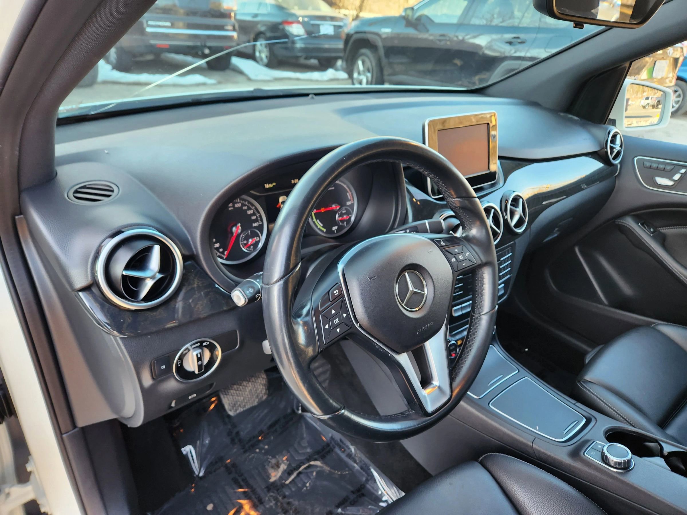 Used 2017 Mercedes-Benz B 250e image 23