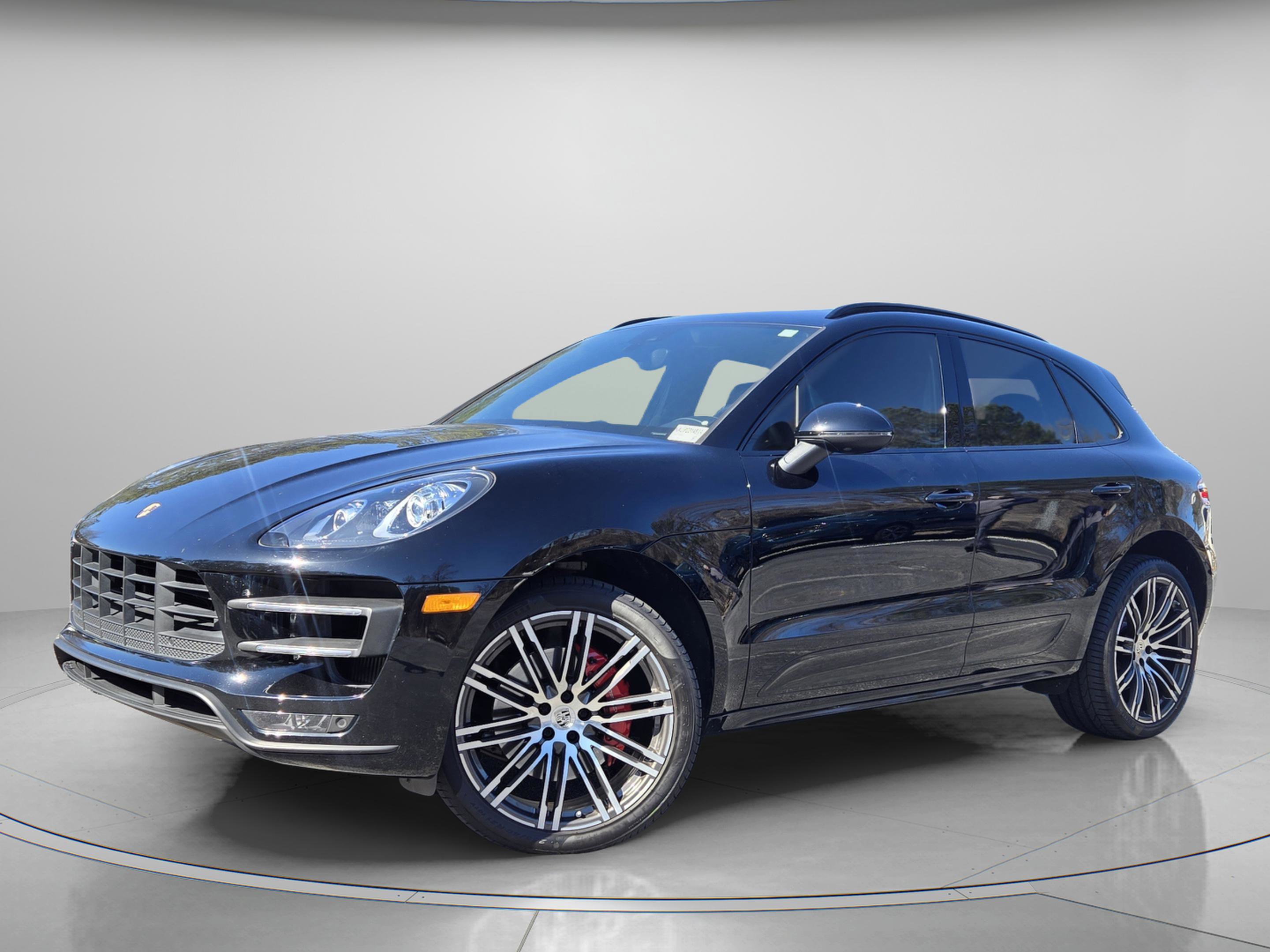 Used 2018 Porsche Macan Turbo image 2