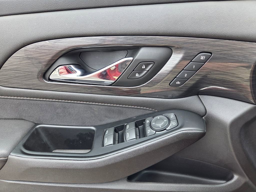 Used 2023 Chevrolet Traverse High Country image 25