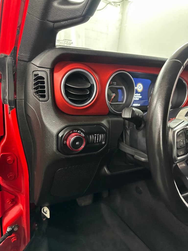 Used 2018 Jeep Wrangler Rubicon w/ Uconnect 4C Nav & Sound Group AWD/4WD image 13