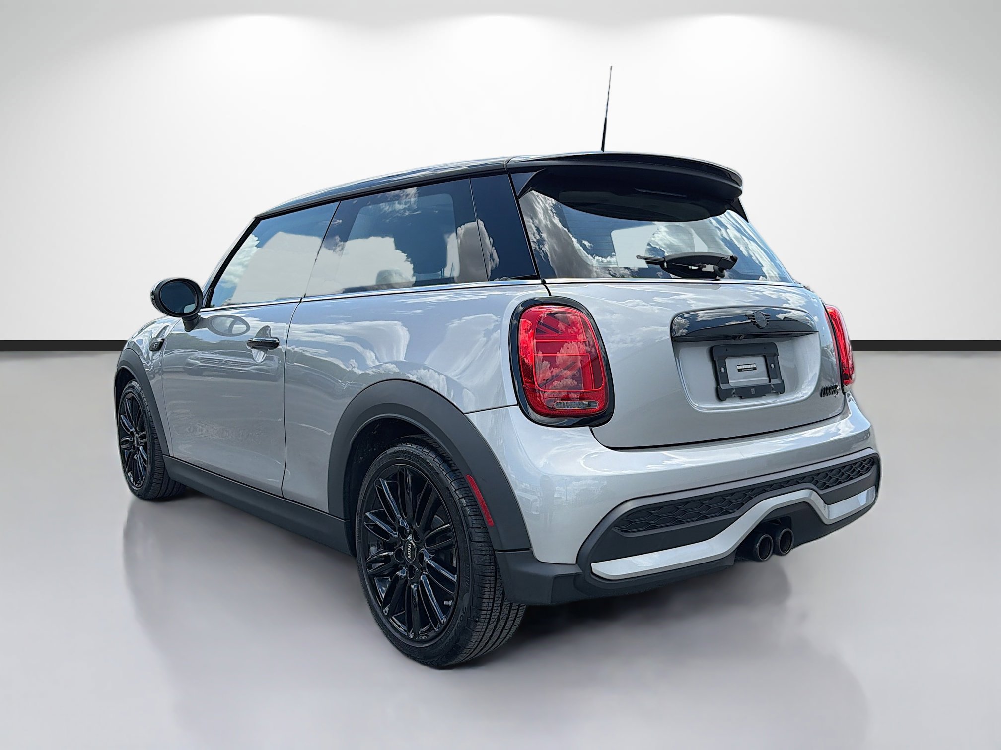 Used 2024 MINI Cooper S FWD image 3