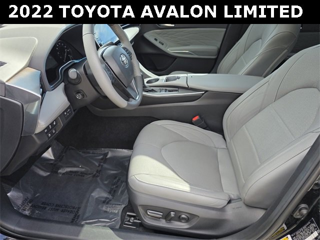 Used 2022 Toyota Avalon Limited image 22