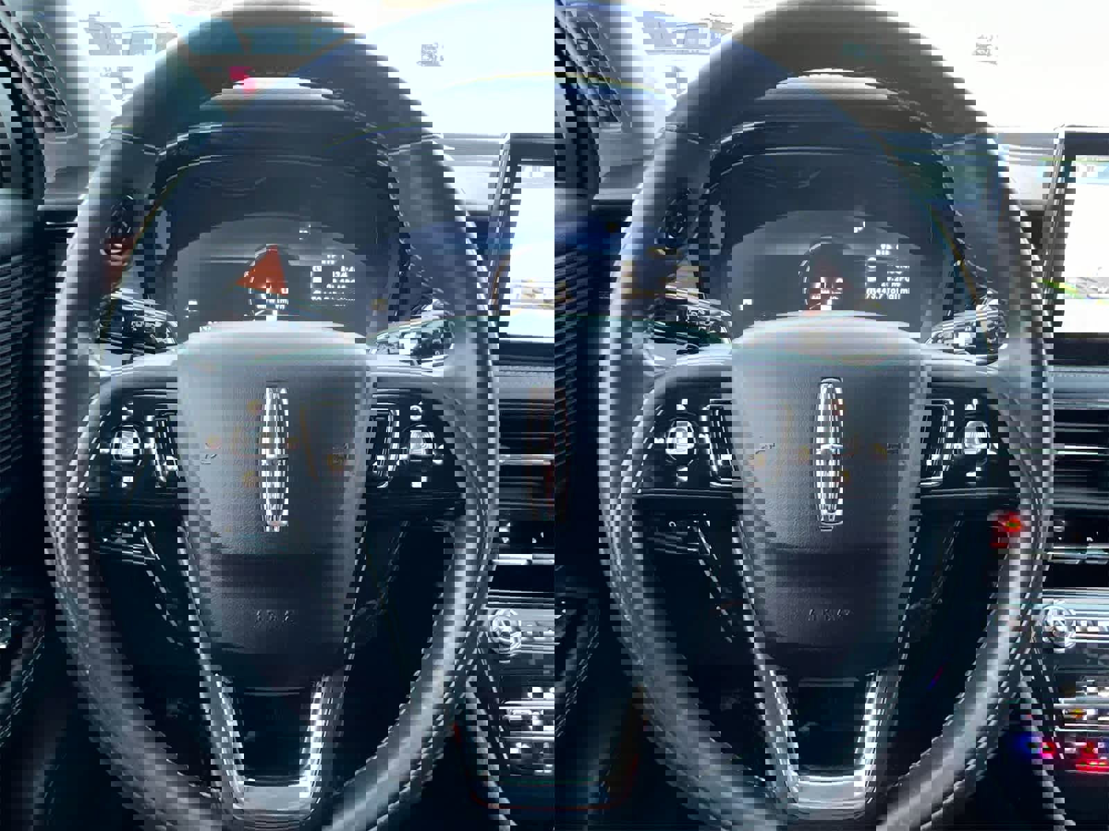 Used 2022 Lincoln Corsair Reserve w/ Equipment Group 201A image 22