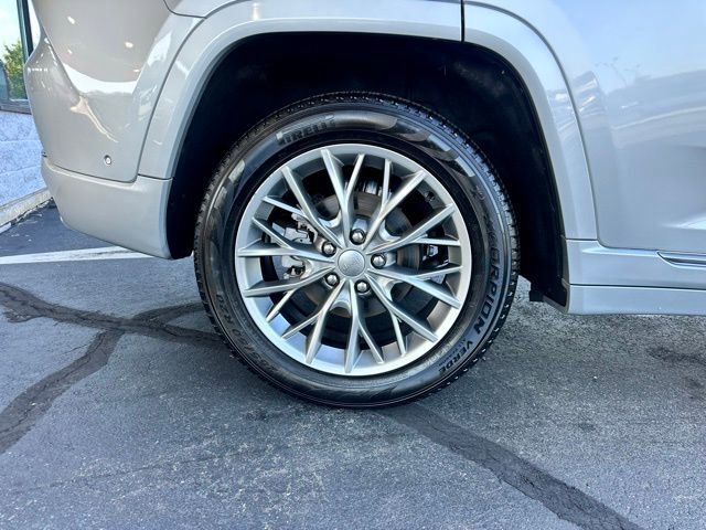 Used 2023 Jeep Grand Cherokee Summit w/ Luxury Tech Group V image 34