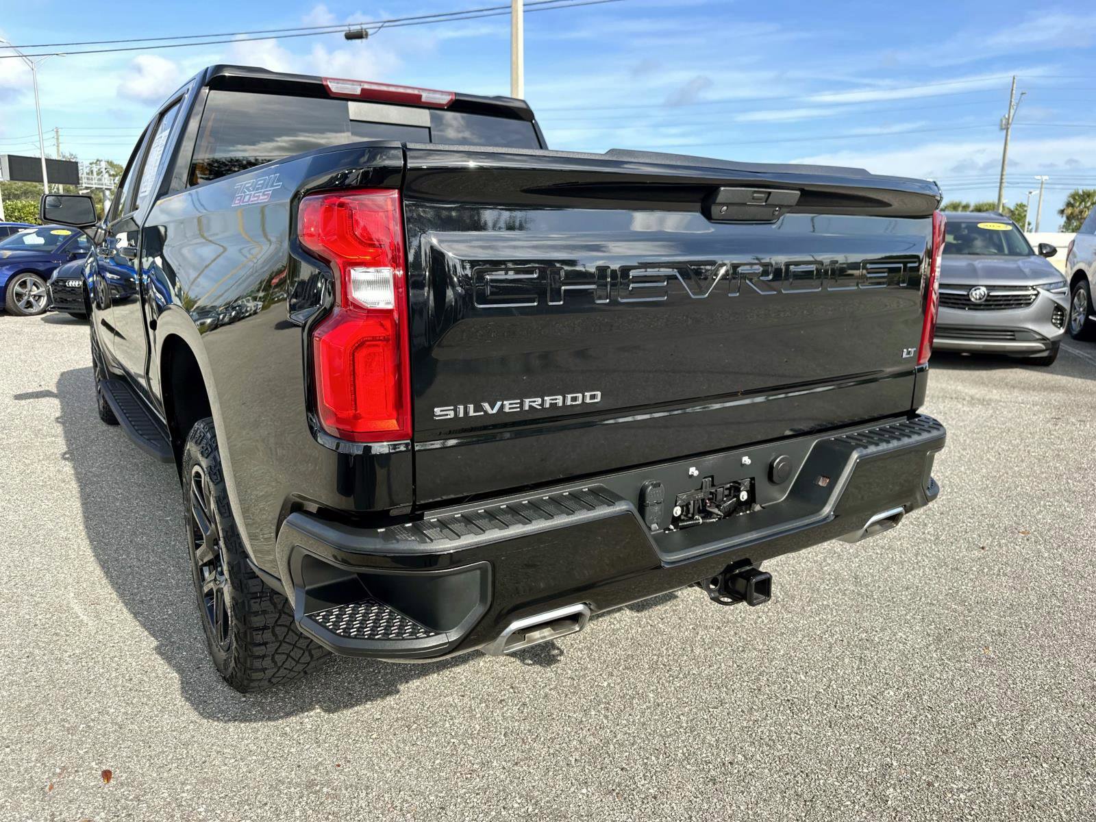 Used 2022 Chevrolet Silverado 1500 LT Trail Boss w/ Convenience Package II image 11