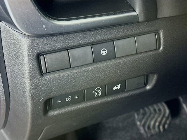 Used 2023 Nissan Rogue SV w/ SV Premium B Package image 23