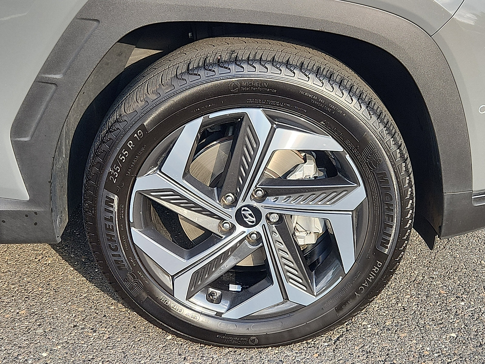 Certified 2024 Hyundai Tucson Limited AWD/4WD image 8
