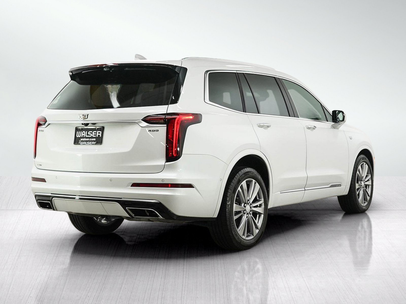 Used 2023 Cadillac XT6 Premium Luxury w/ Technology Package AWD/4WD image 5