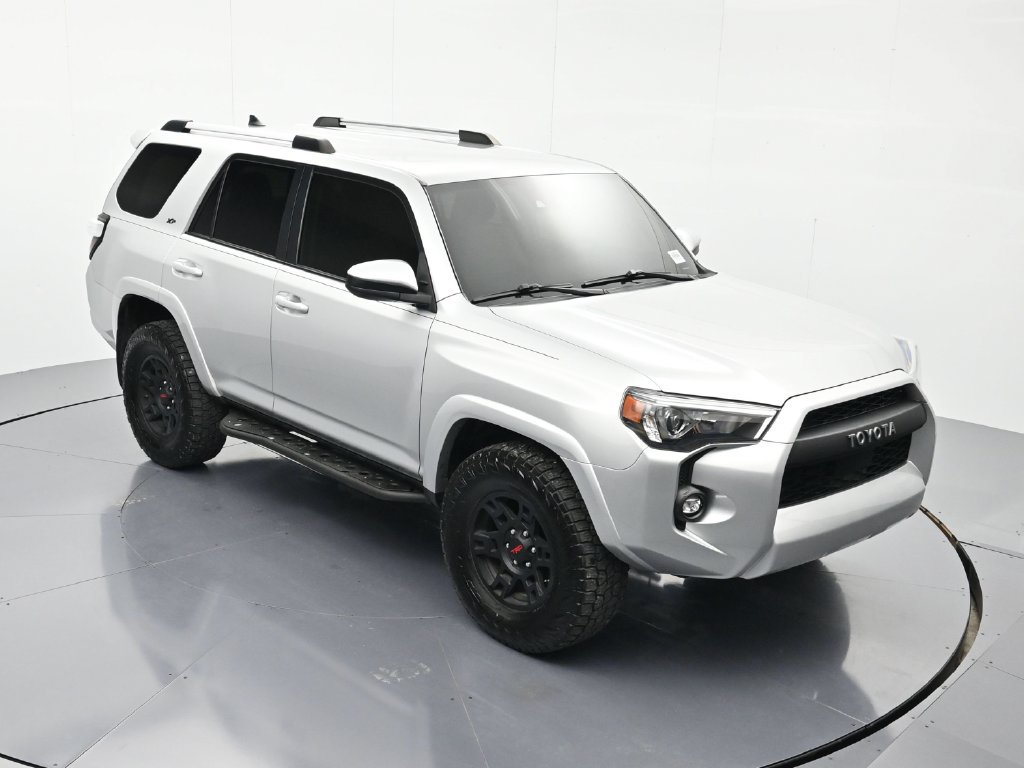 Used 2023 Toyota 4Runner SR5 AWD/4WD image 29