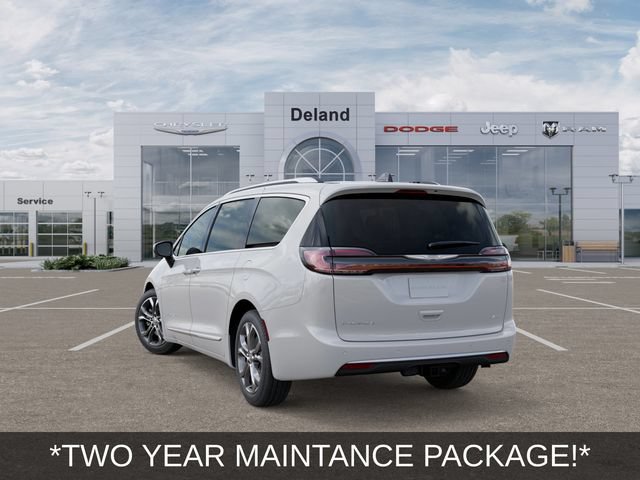 New 2026 Chrysler Pacifica Pinnacle w/ Trailer Tow Group AWD/4WD video 3